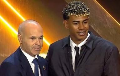 英超替补进球后被换下，特罗萨德成阿森纳队史第三人