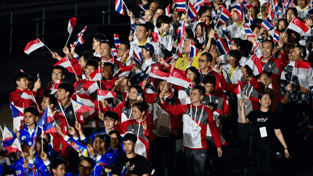 格纳布里：凯恩在防守中表现出色，进球归功于球队定位球教练