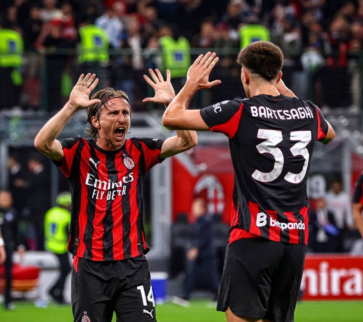 高开低走！哈登空砍23分11助&下半场仅8中1