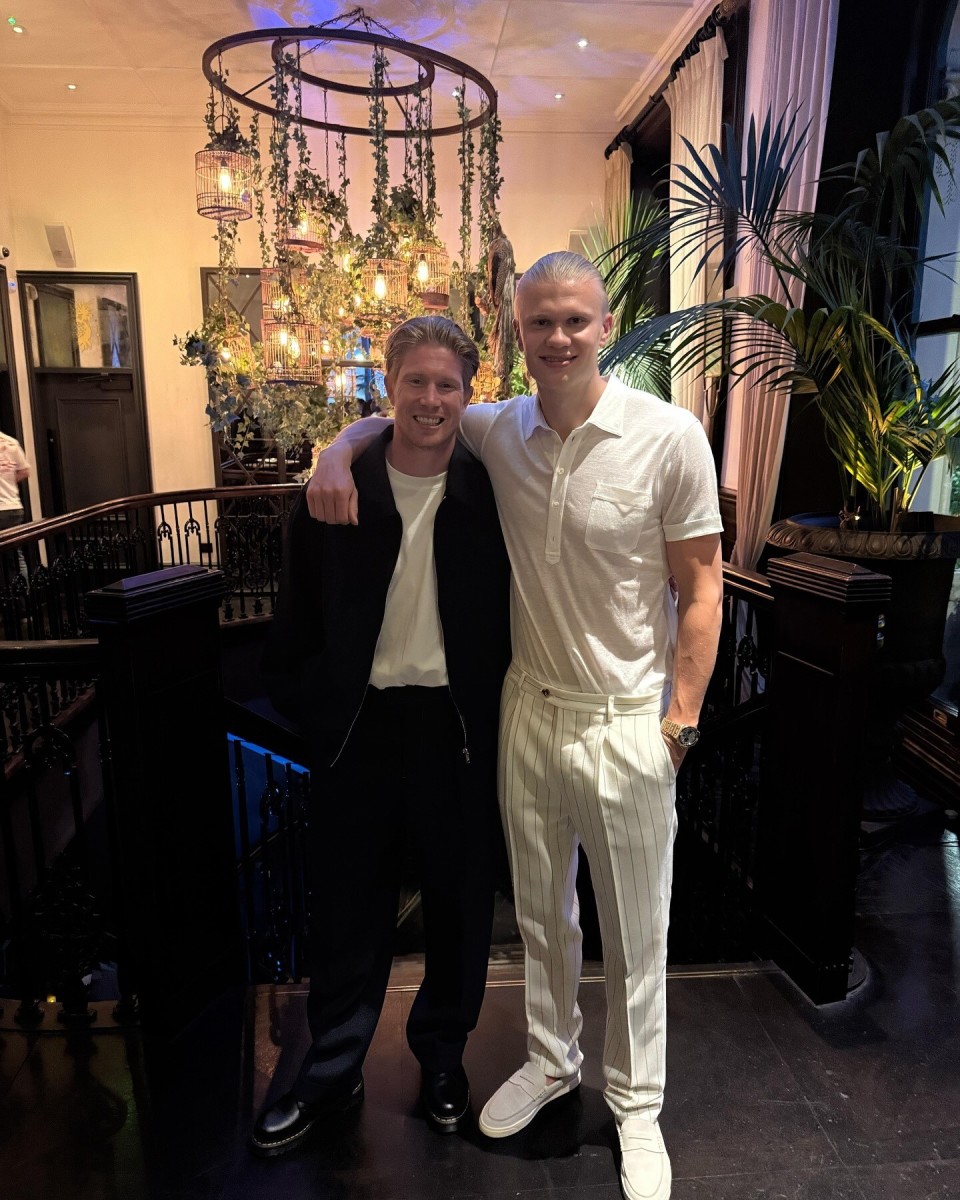 记者：16岁布基纳法索中场签约白堡，未来有望加盟切尔西